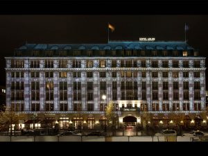 Adlon_Berlin_100_Jahre_02
